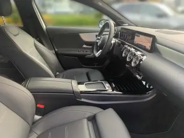 Mercedes-Benz A 220 d Limo AMGPREMIUMPLUS PanoBurmHUD360