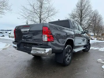 TOYOTA Hilux Double Cab Comfort 4x4
