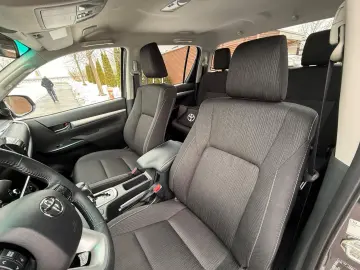 TOYOTA Hilux Double Cab Comfort 4x4