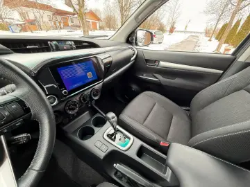 TOYOTA Hilux Double Cab Comfort 4x4