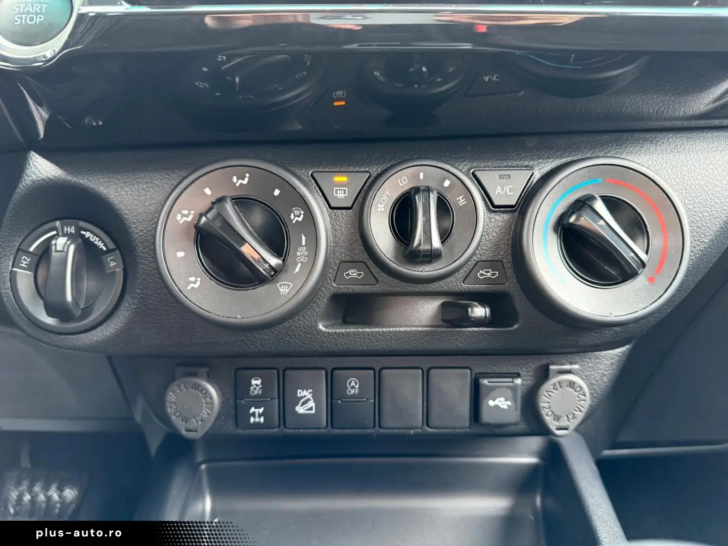 TOYOTA Hilux Double Cab Comfort 4x4