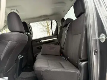 TOYOTA Hilux Double Cab Comfort 4x4