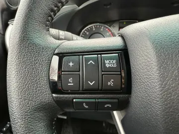 TOYOTA Hilux Double Cab Comfort 4x4