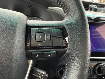 TOYOTA Hilux Double Cab Comfort 4x4