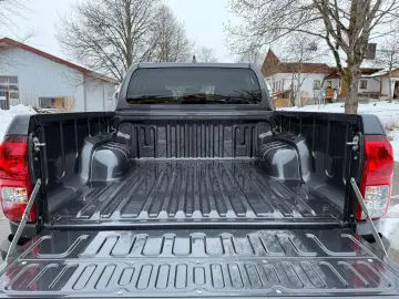 TOYOTA Hilux Double Cab Comfort 4x4