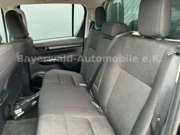 TOYOTA Hilux Double Cab Country 4x4