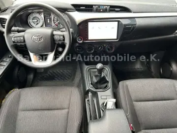 TOYOTA Hilux Double Cab Country 4x4