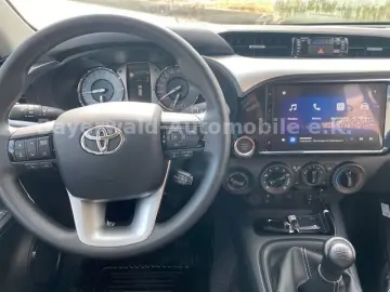 TOYOTA Hilux Double Cab Country 4x4