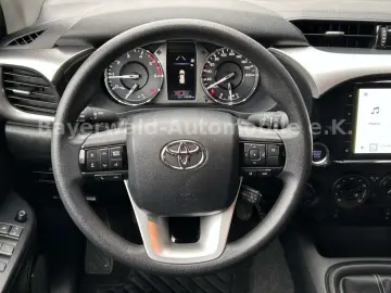 TOYOTA Hilux Double Cab Country 4x4