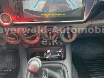 TOYOTA Hilux Double Cab Country 4x4