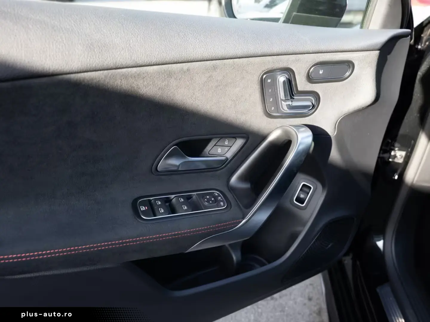 Mercedes-Benz A 220 4M Limo AMG-Sport MLB Pano AHK HUD night