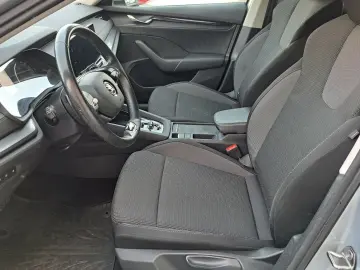 SKODA Octavia Combi 2 0TDI 4x4 Ambition DSG  LED ACC P