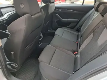 SKODA Octavia Combi 2 0TDI 4x4 Ambition DSG  LED ACC P