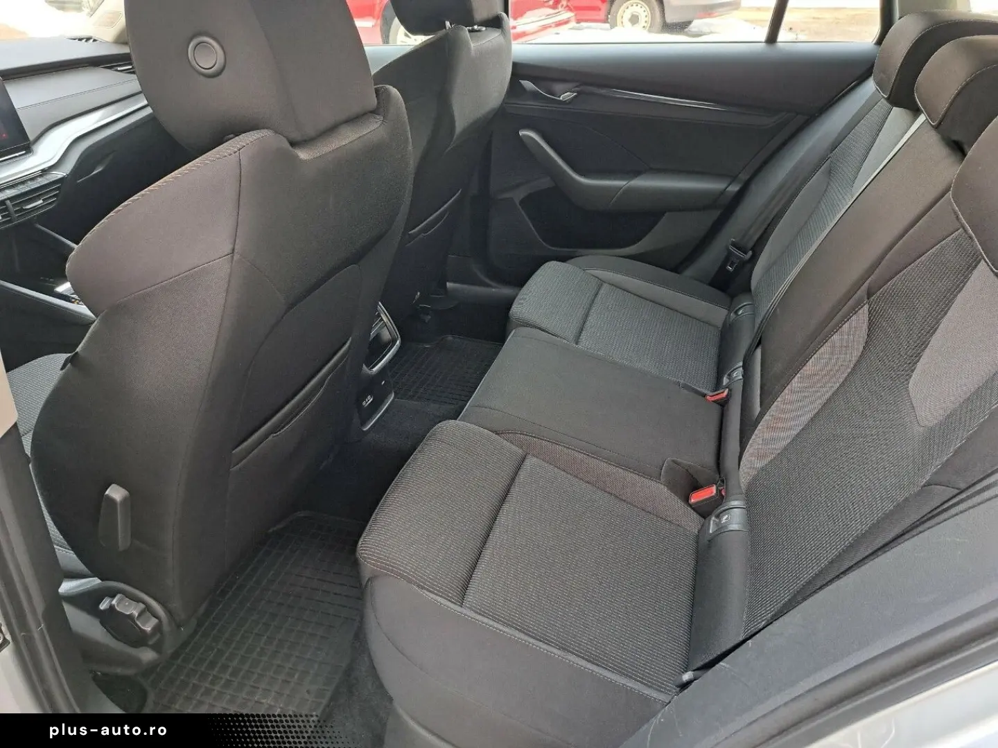 SKODA Octavia Combi 2 0TDI 4x4 Ambition DSG  LED ACC P