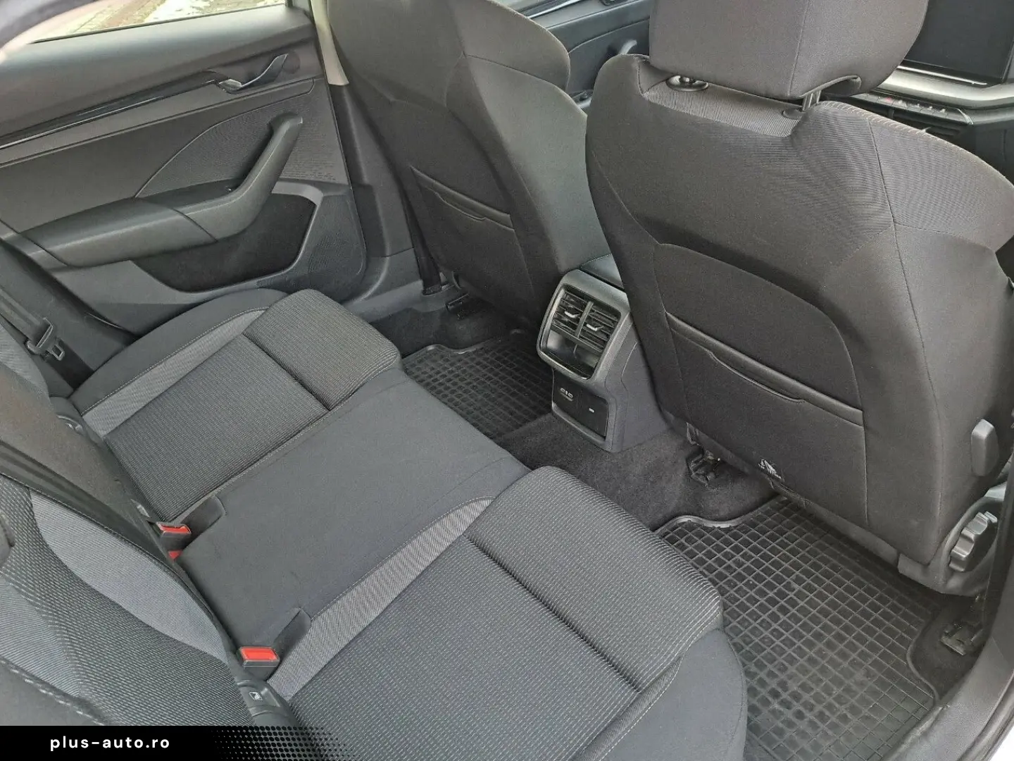 SKODA Octavia Combi 2 0TDI 4x4 Ambition DSG  LED ACC P