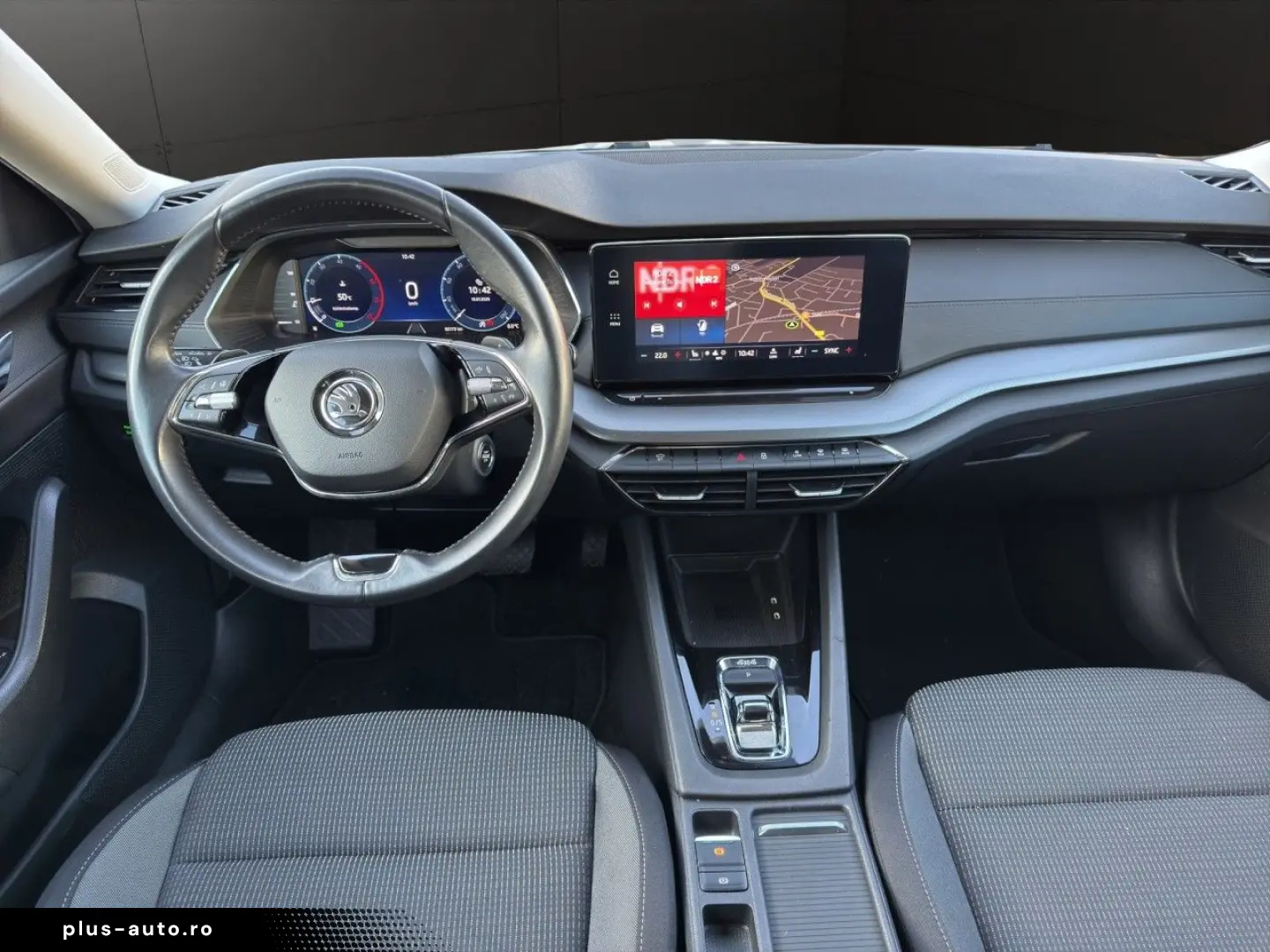 SKODA Octavia C. 2.0 TDI DSG 4x4 Ambition AHK APP NAVI