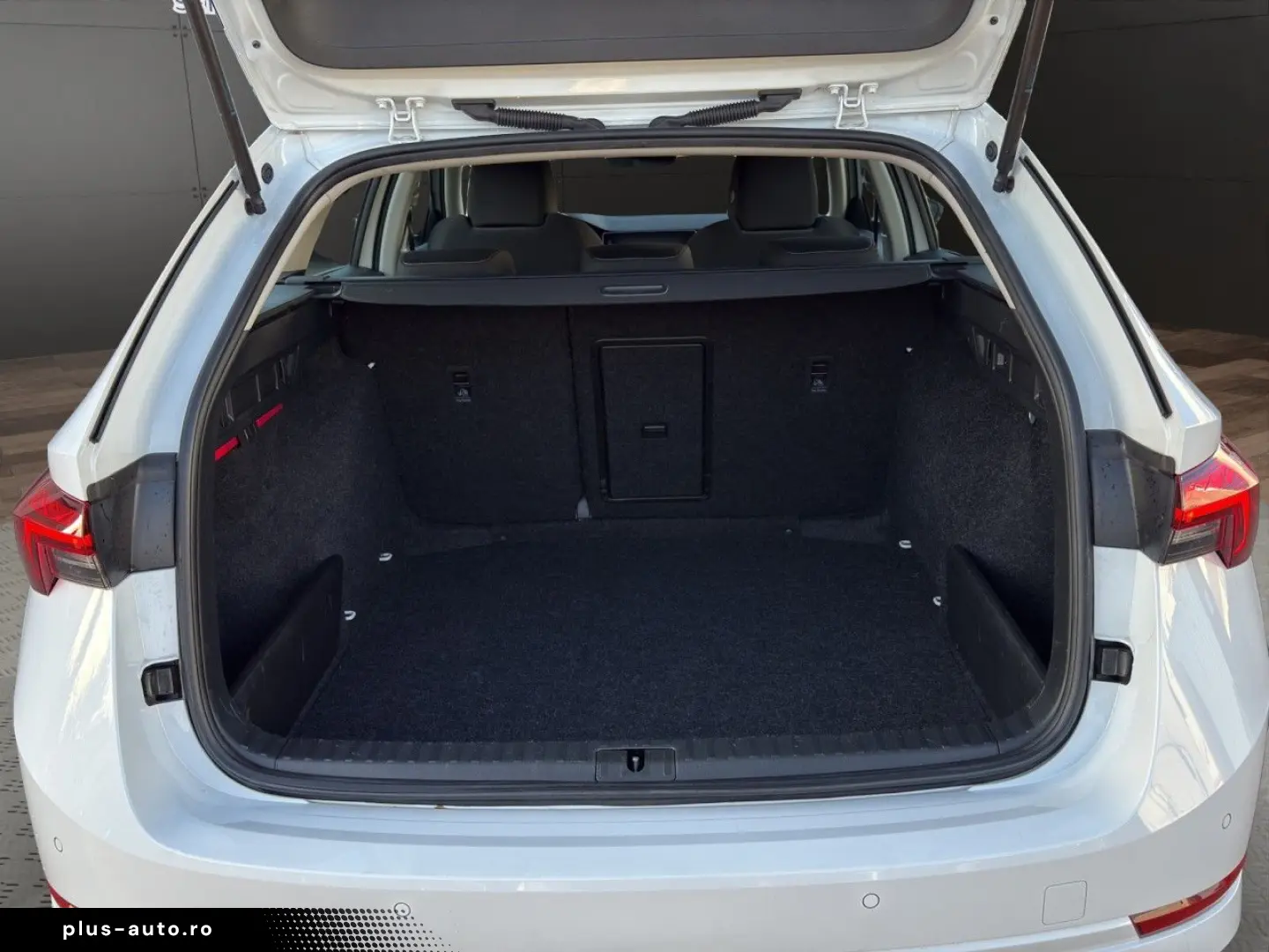 SKODA Octavia C. 2.0 TDI DSG 4x4 Ambition AHK APP NAVI