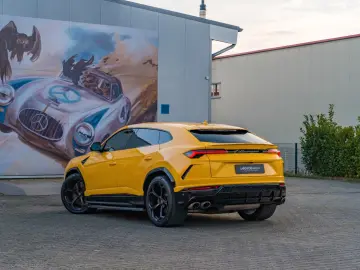 LAMBORGHINI B&O   Akrapovic