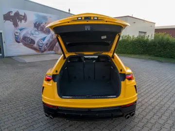LAMBORGHINI B&O   Akrapovic