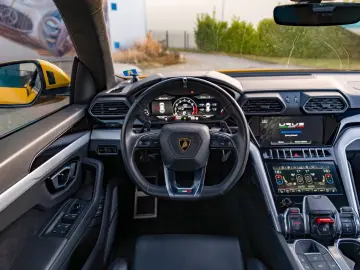 LAMBORGHINI B&O   Akrapovic