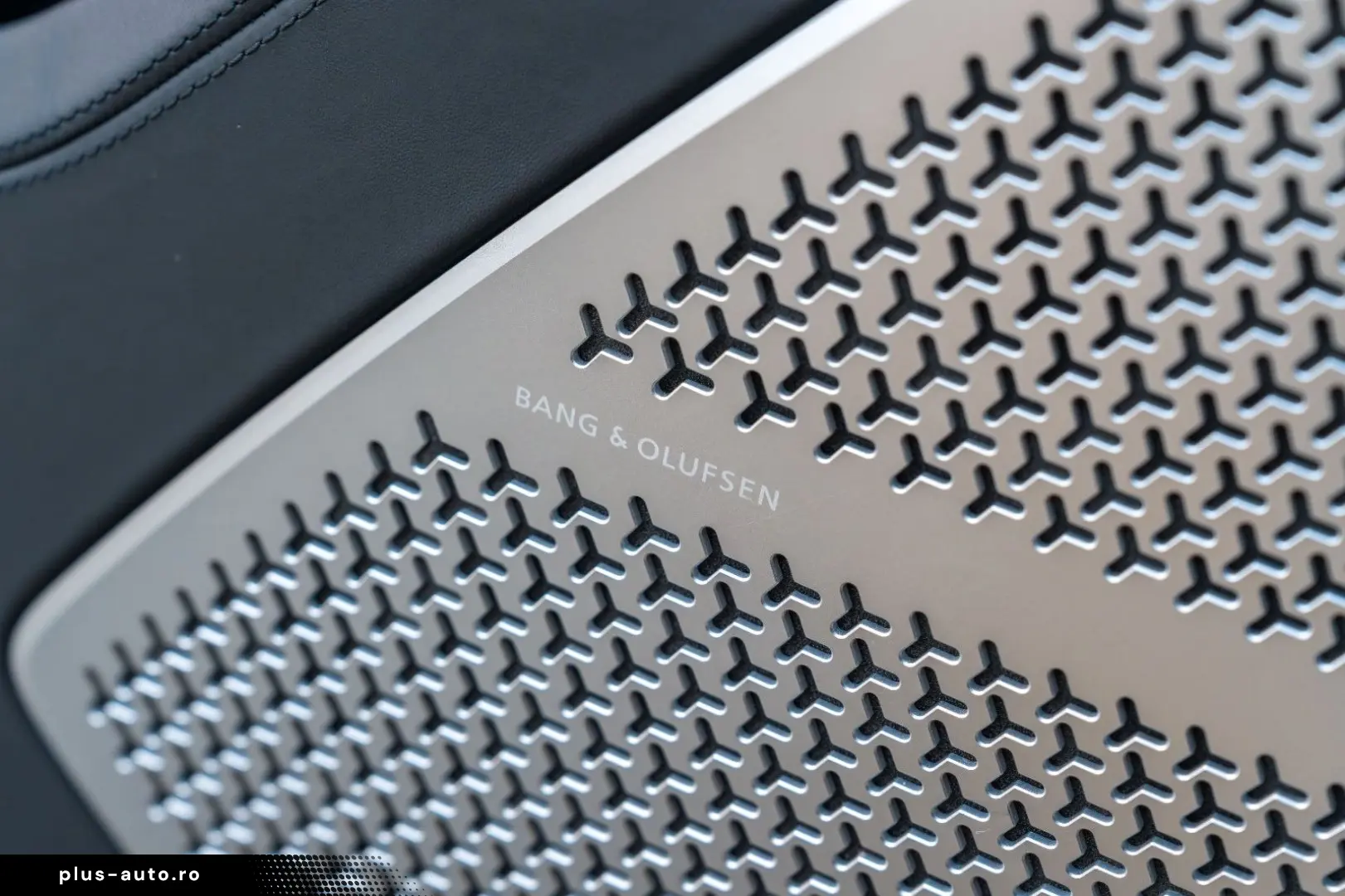 LAMBORGHINI B&O   Akrapovic