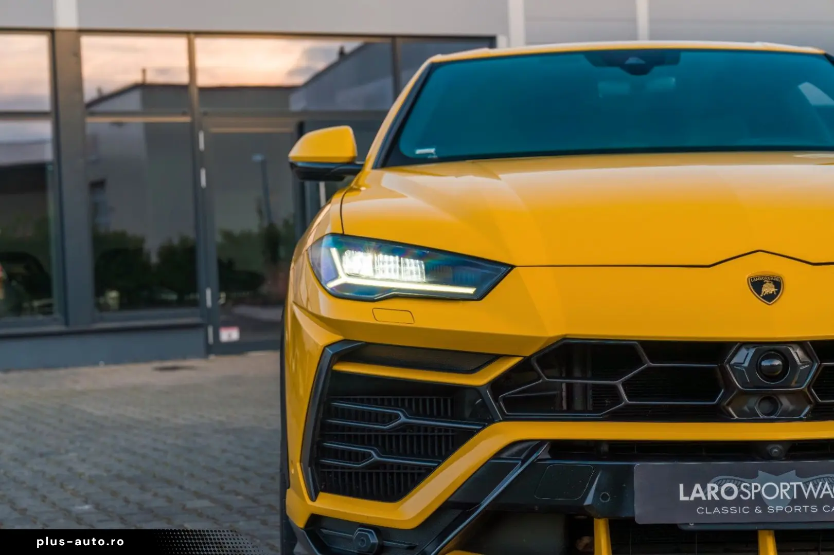 LAMBORGHINI B&O   Akrapovic