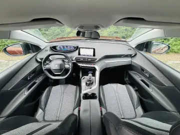 PEUGEOT 3008 Allure 1.2 PureTech 130 cp RAR efectuat