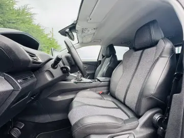 PEUGEOT 3008 Allure 1.2 PureTech 130 cp RAR efectuat