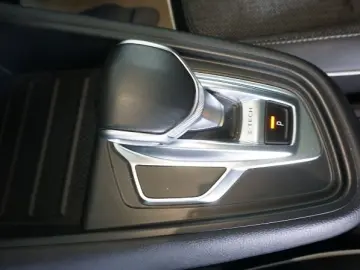 RENAULT CAPTUR 1.6 E-Tech 160CP Intens Plug-In