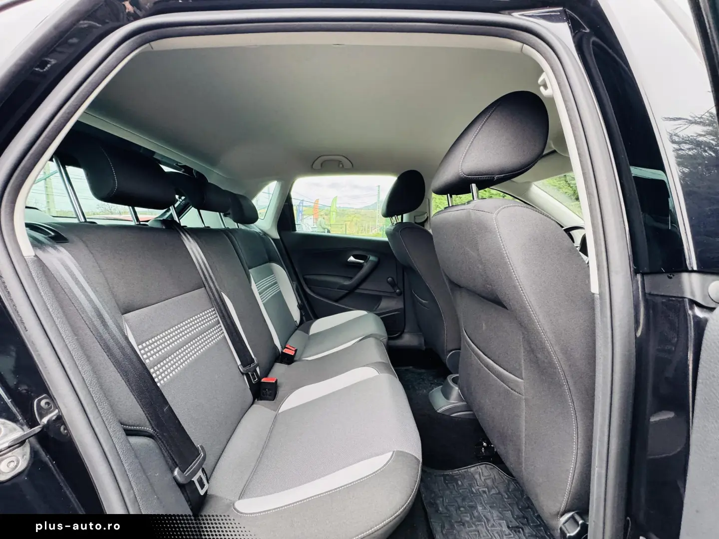 VOLKSWAGEN POLO 1.2 tsi 90 cp Life Edition