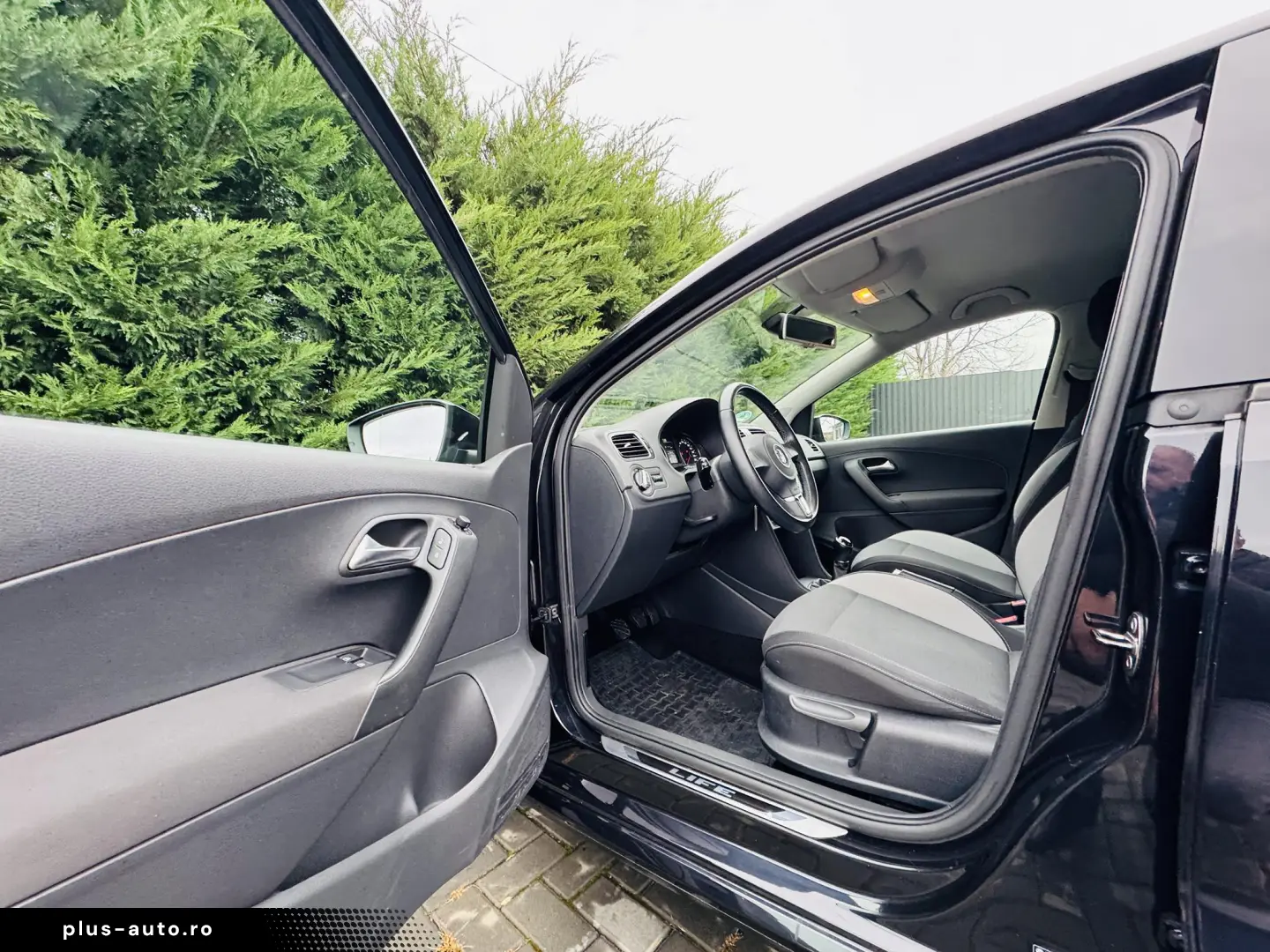 VOLKSWAGEN POLO 1.2 tsi 90 cp Life Edition