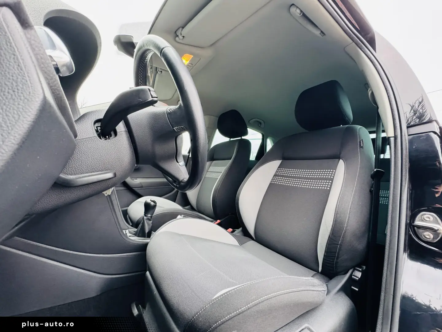 VOLKSWAGEN POLO 1.2 tsi 90 cp Life Edition