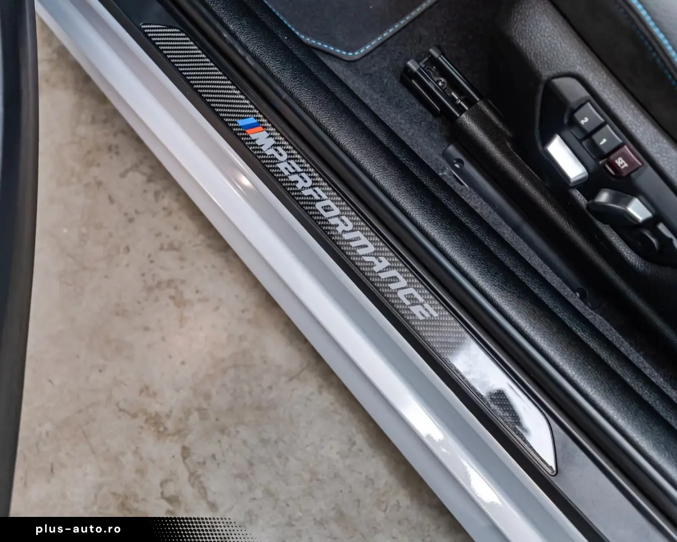 BMW M2 COMPETITION CAMERA SUNROOF