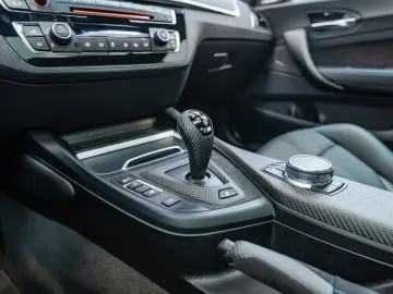 BMW M2 COMPETITION CAMERA SUNROOF