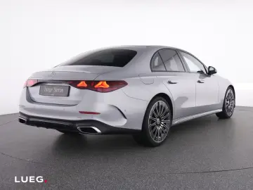 Mercedes-Benz E 200 AMG Pano Night