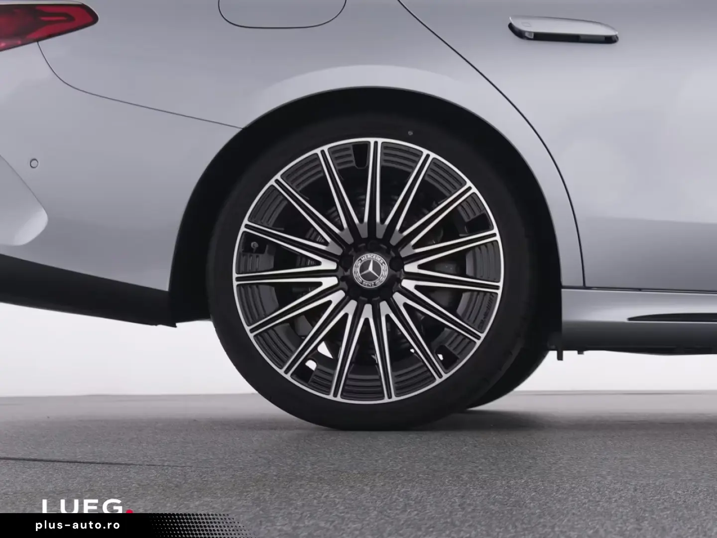 Mercedes-Benz E 200 AMG Pano Night