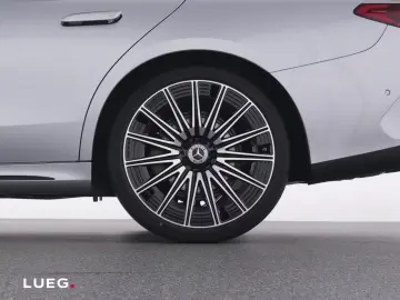 Mercedes-Benz E 200 AMG Pano Night