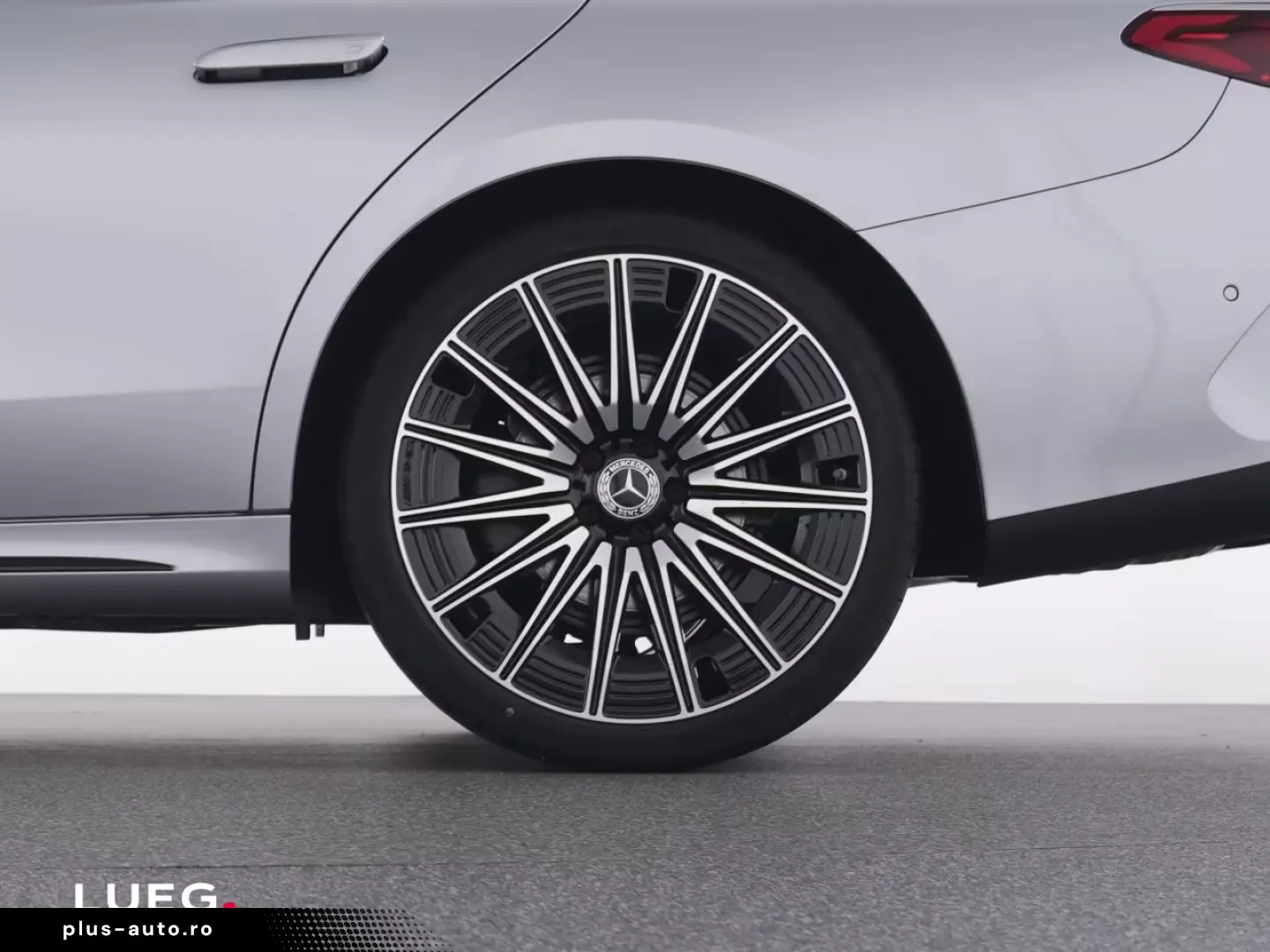 Mercedes-Benz E 200 AMG Pano Night