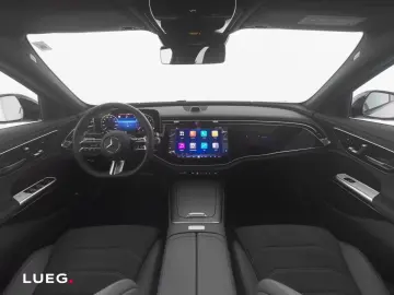 Mercedes-Benz E 200 AMG Pano Night