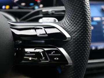 Mercedes-Benz E 200 AMG Sport Advanced Superscreen