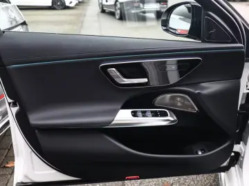 Mercedes-Benz E 200 AMG Sport Advanced Superscreen