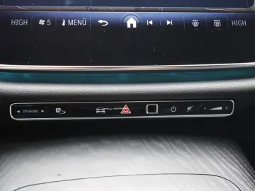 Mercedes-Benz E 200 AMG Sport Advanced Superscreen