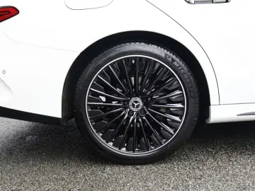 Mercedes-Benz E 200 AMG Sport Advanced Superscreen