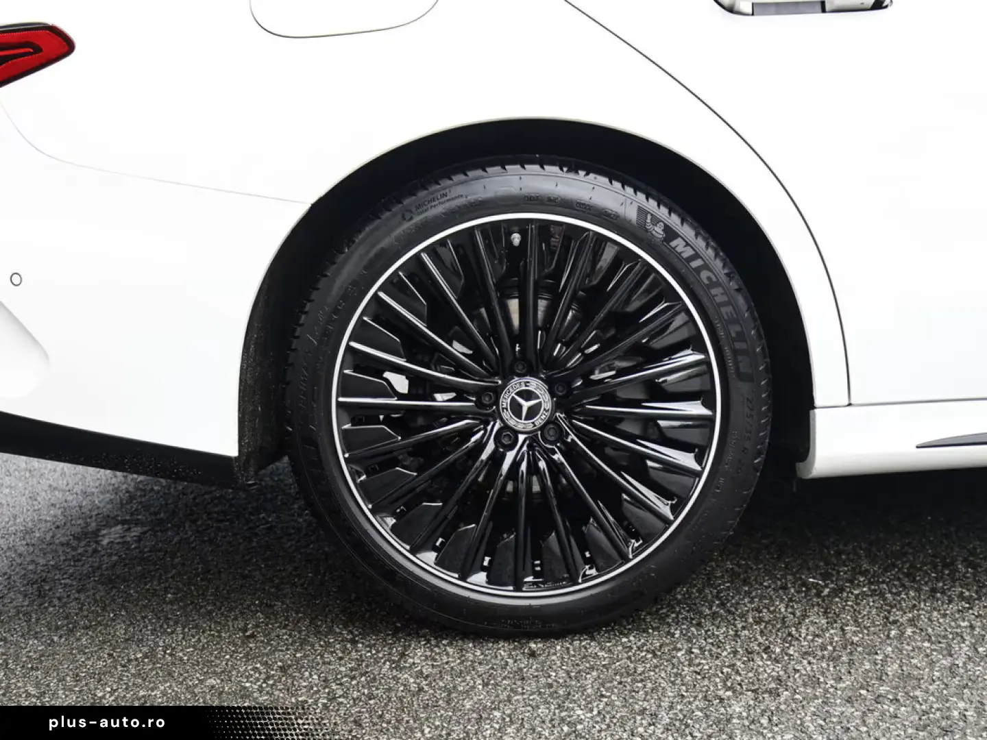 Mercedes-Benz E 200 AMG Sport Advanced Superscreen