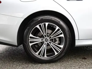 Mercedes-Benz E 200 Avantgarde Advanced