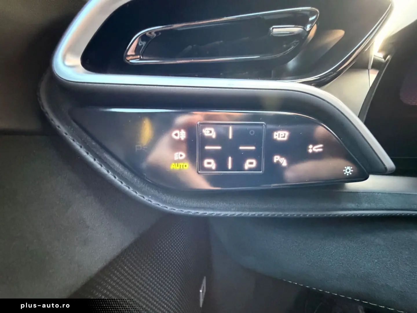 FERRARI 296 GTB LIFT JBL LED CARBONLENKRAD 7 JAHRE SERVI