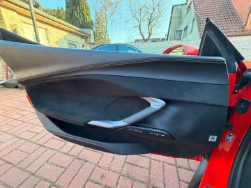 FERRARI 296 GTB LIFT JBL LED CARBONLENKRAD 7 JAHRE SERVI