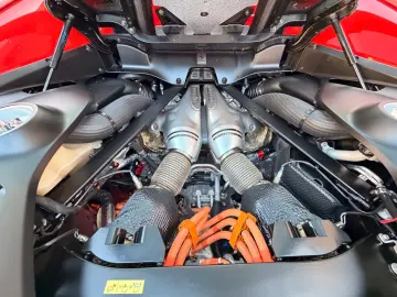 FERRARI 296 GTB LIFT JBL LED CARBONLENKRAD 7 JAHRE SERVI