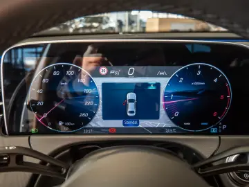 Mercedes-Benz E 220 d AMG Sport Advanced