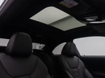 BMW M240i xD Coupé Camera Alarm DAB HiFi Glass Roof